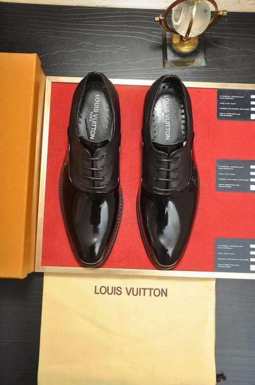 Picture of Louis Vuitton Shoes _SKULVsz38-45hnh071814617